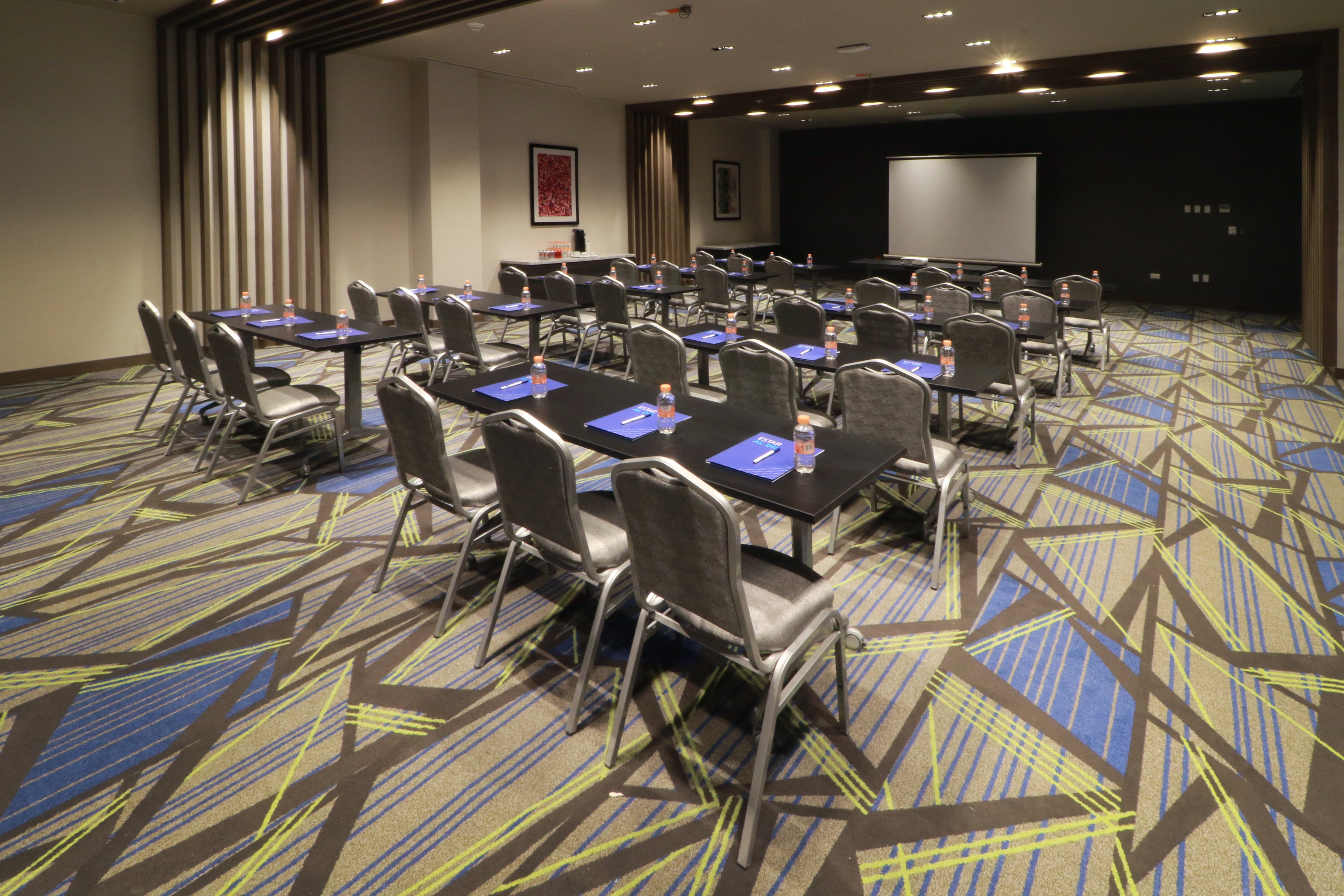 Holiday Inn Express Monterrey Fundidora 66/74