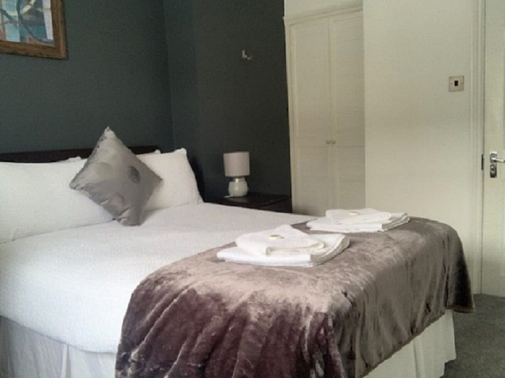 The Silverton Inn - B&B 11/30