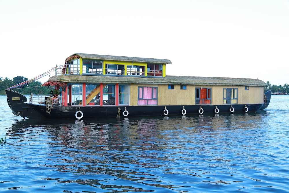 COSY HOUSEBOATS 5/50