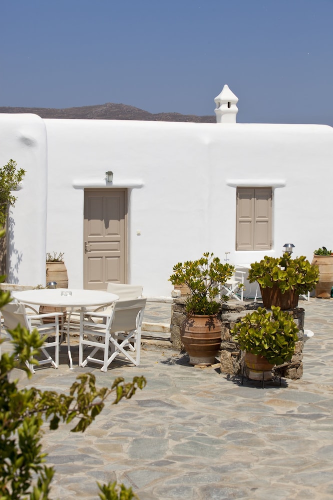 Elenis Village Suites 4/46