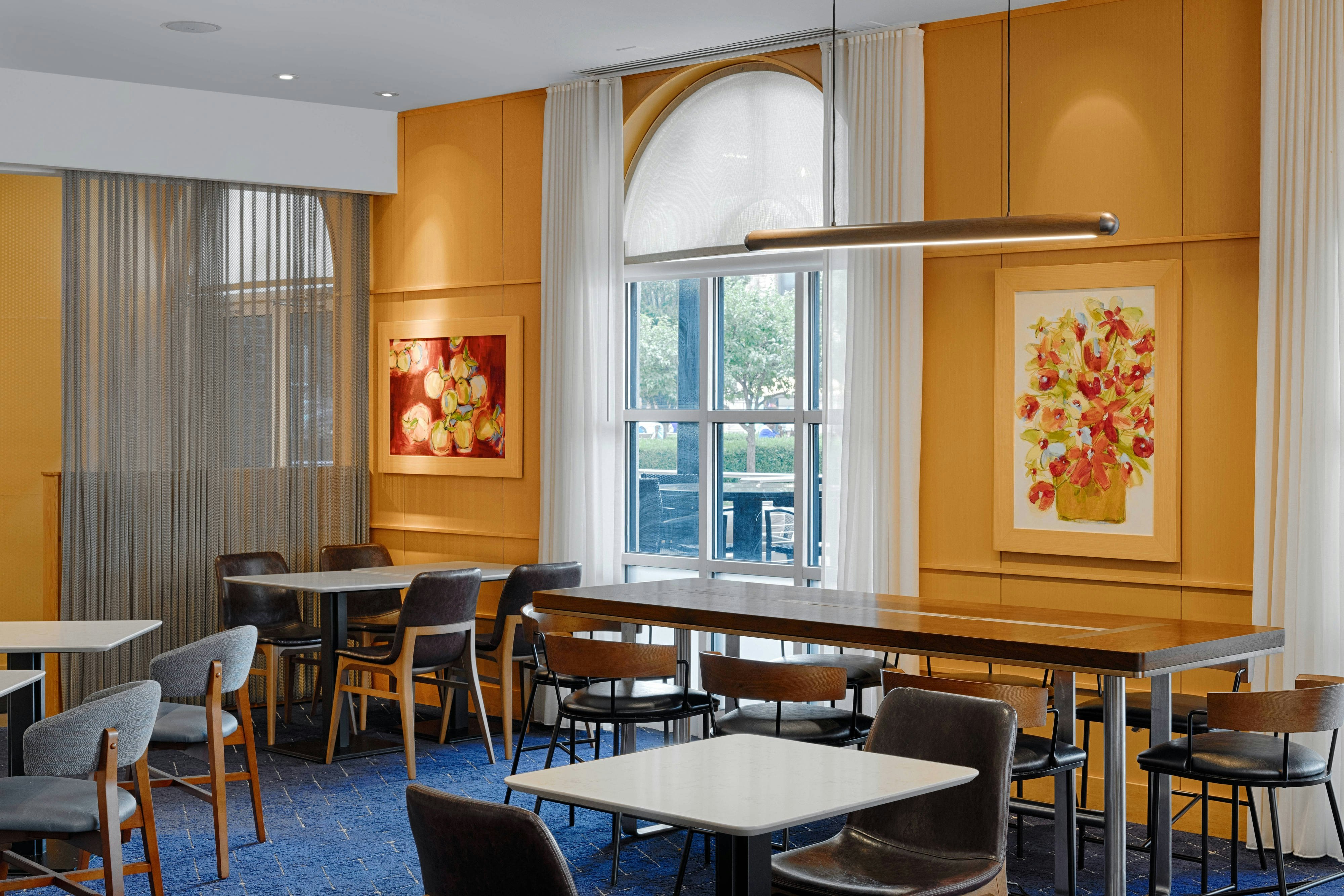 Courtyard By Marriott Springfield Downtown 13/18