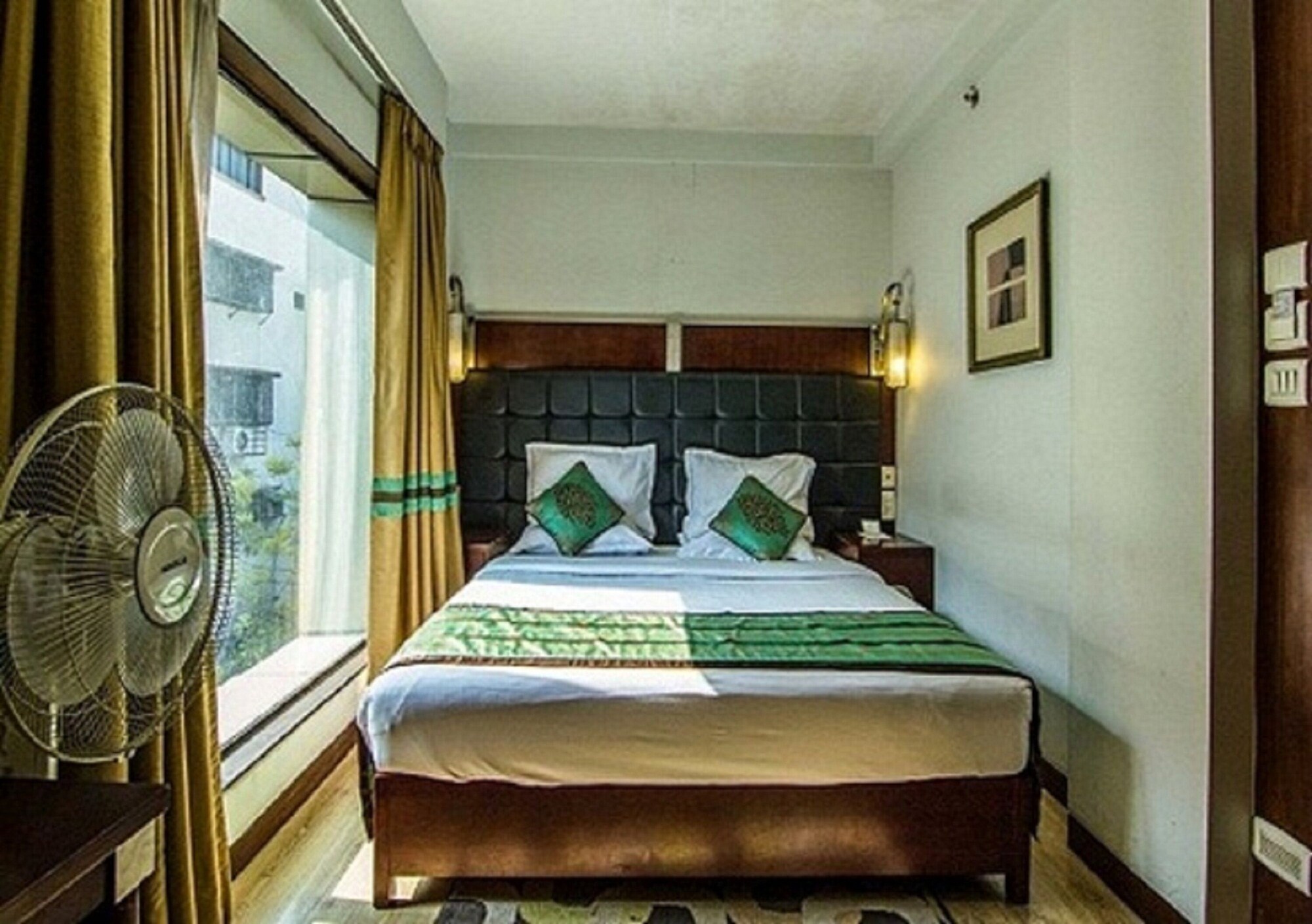 1 BEDROOM, EXECUTIVE, DOUBLE BED, CITY VIEW