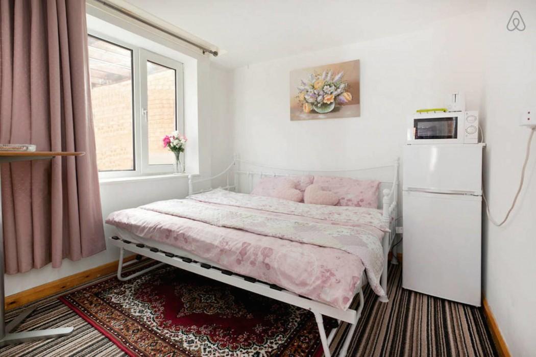 Garden House Self Contained Annexe 6/19