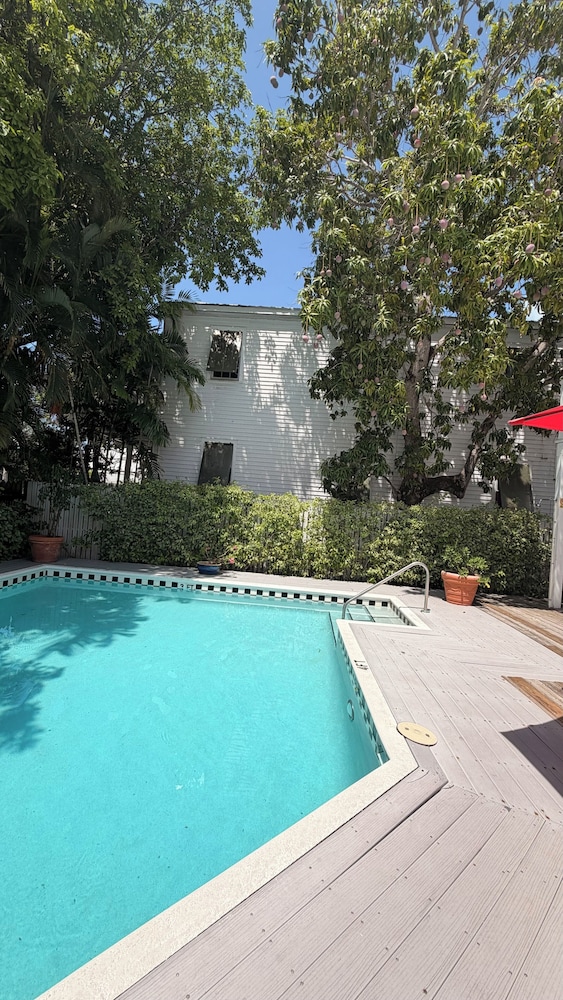 Heron House Court - Adult Only 41/65