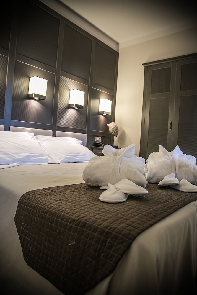 SUPERIOR, SINGLE, DOUBLE BED