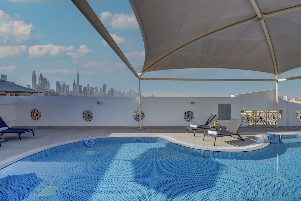 swimming pool spa