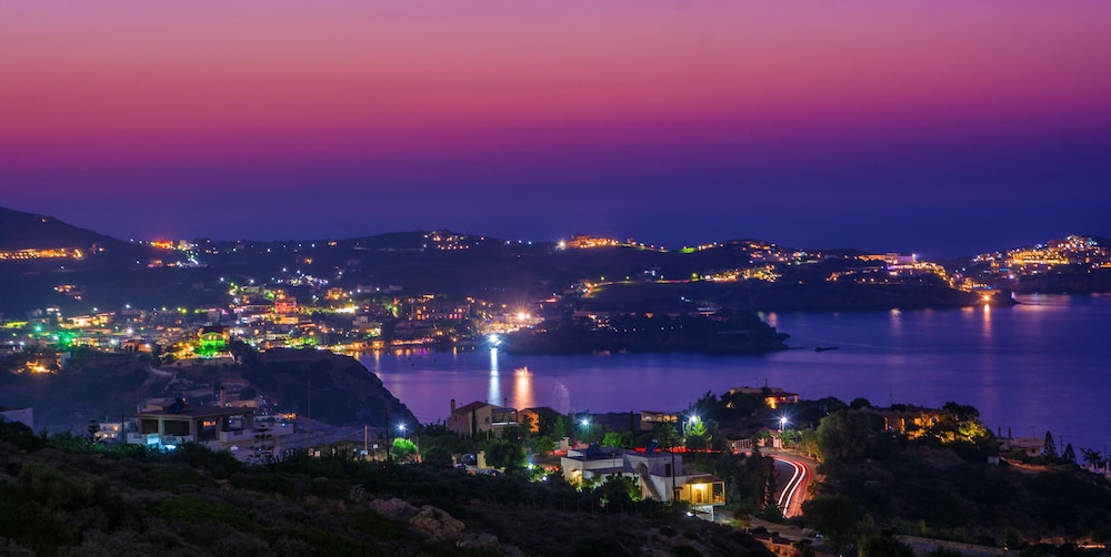 Spiros Soula Hotel 81/84