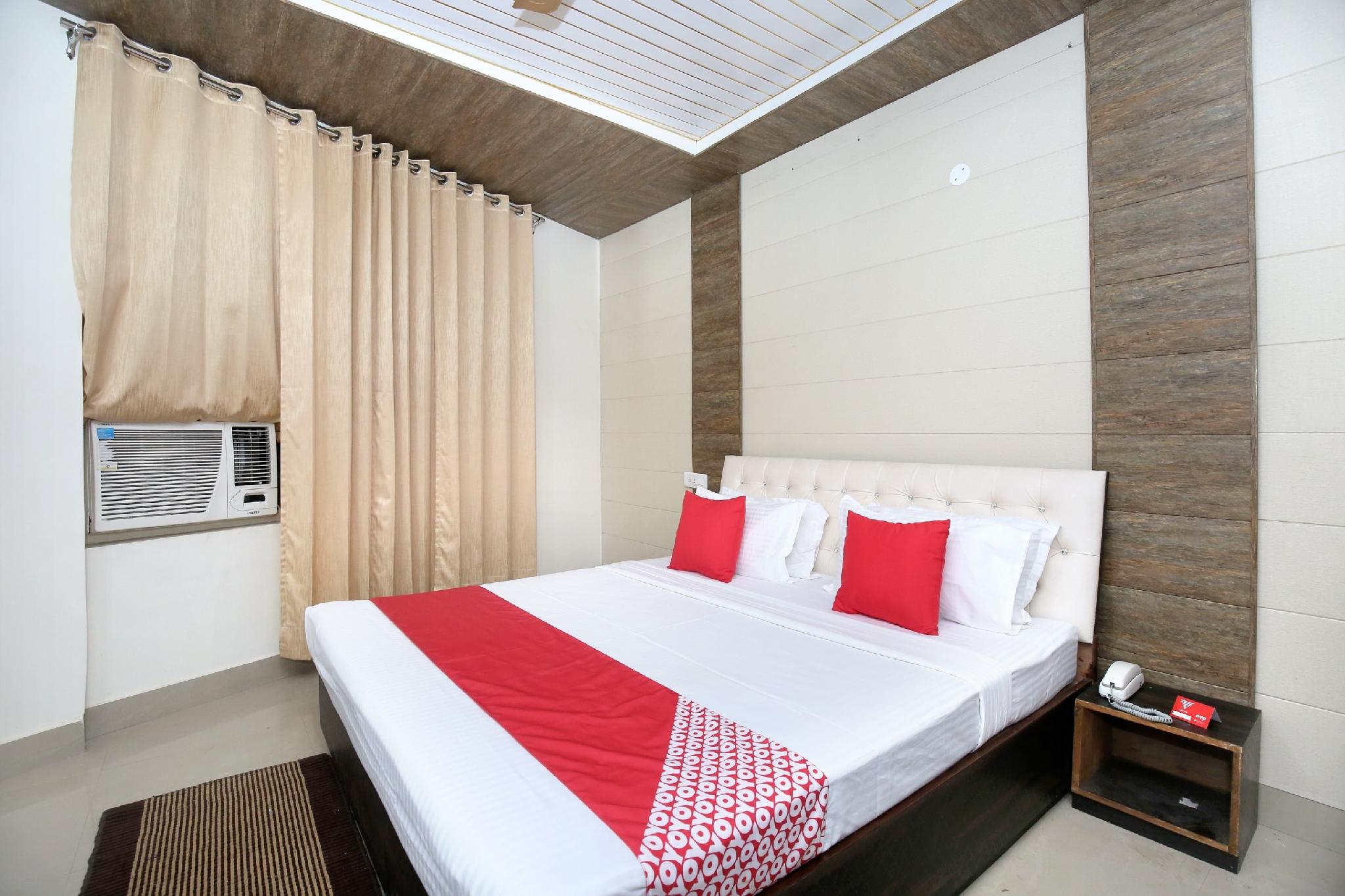 Oyo 13368 Hotel Gold Star 6/35