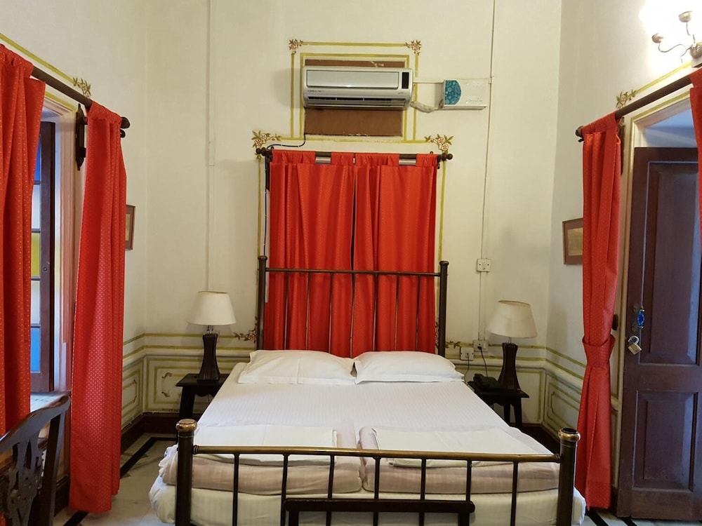 HOTEL RANGNIWAS PALACE photo5