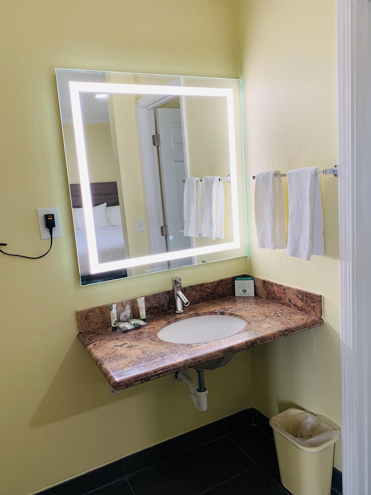 Estero Bay Motel 38/57