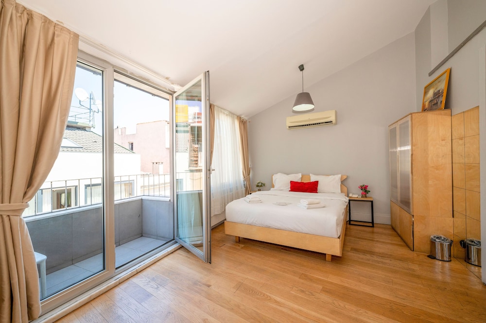 Hotel Next2 37/65