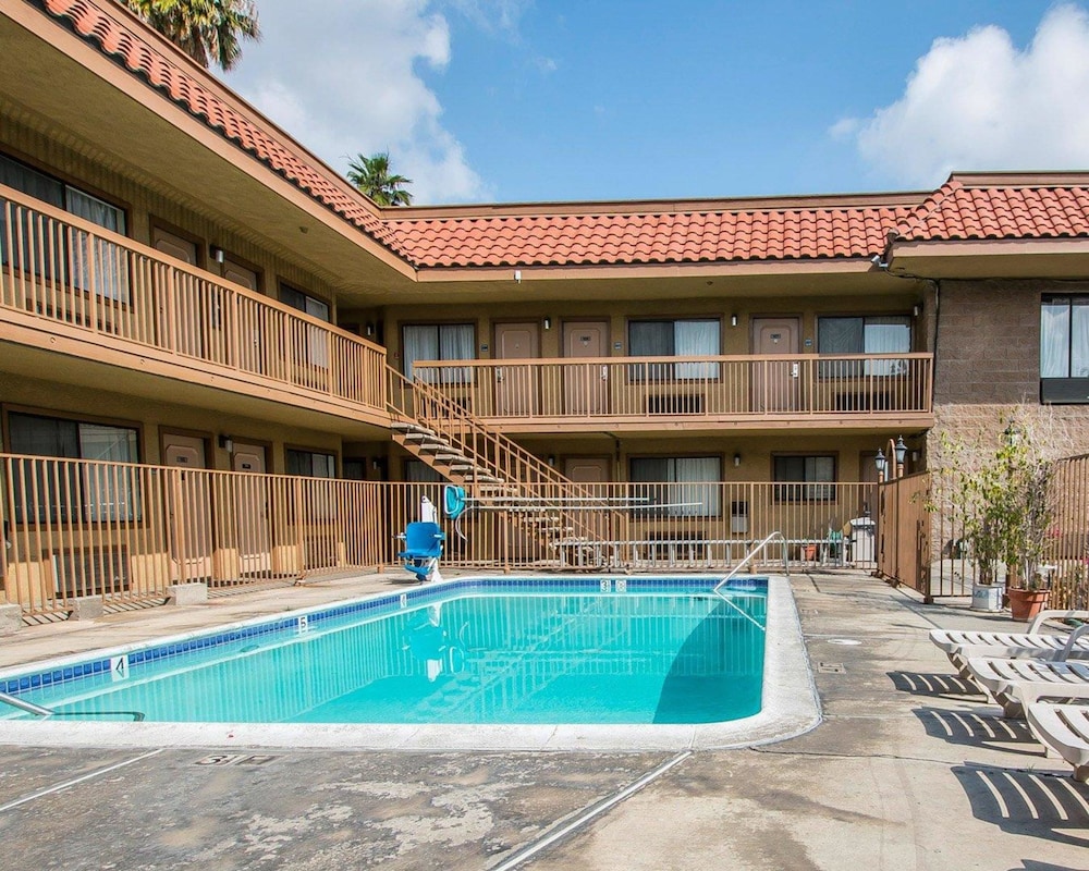 Palm Inn Riverside 4/29