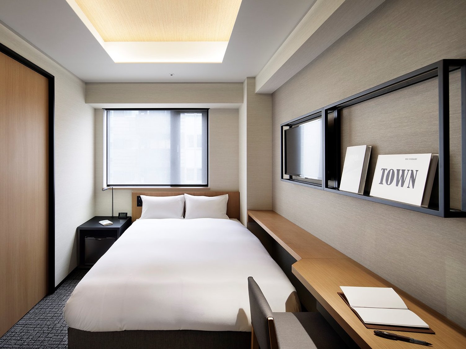Lamplight Books Hotel Nagoya 9/37