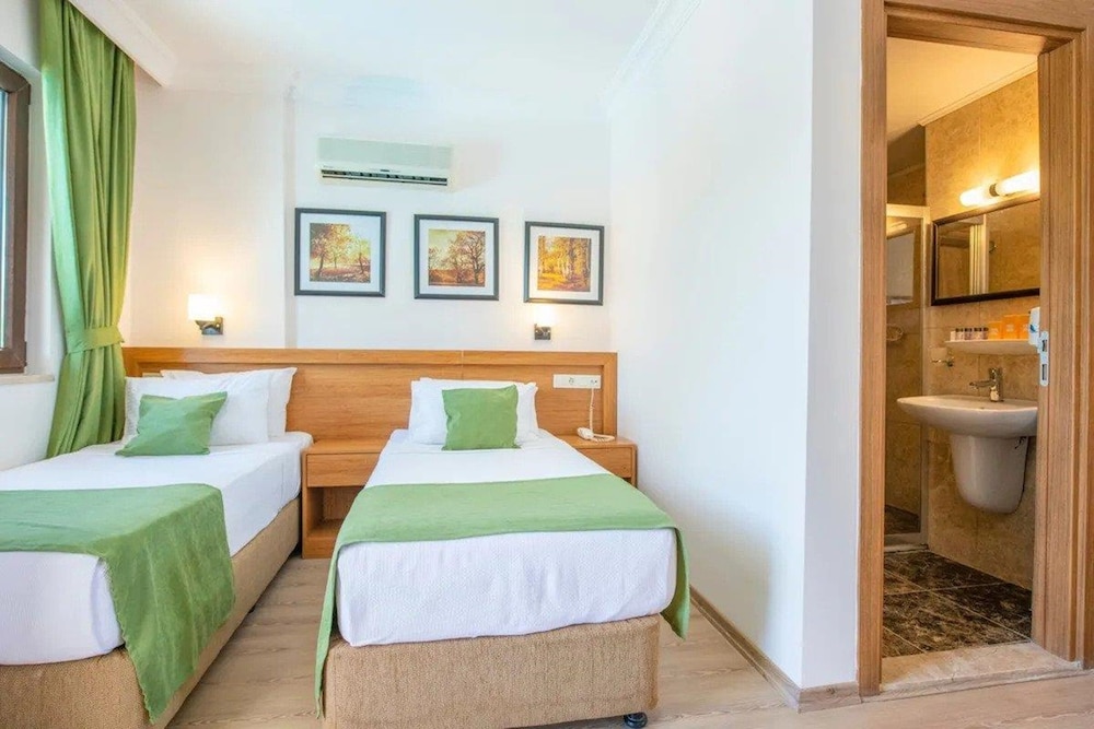Qualia Park Hotel 10/50