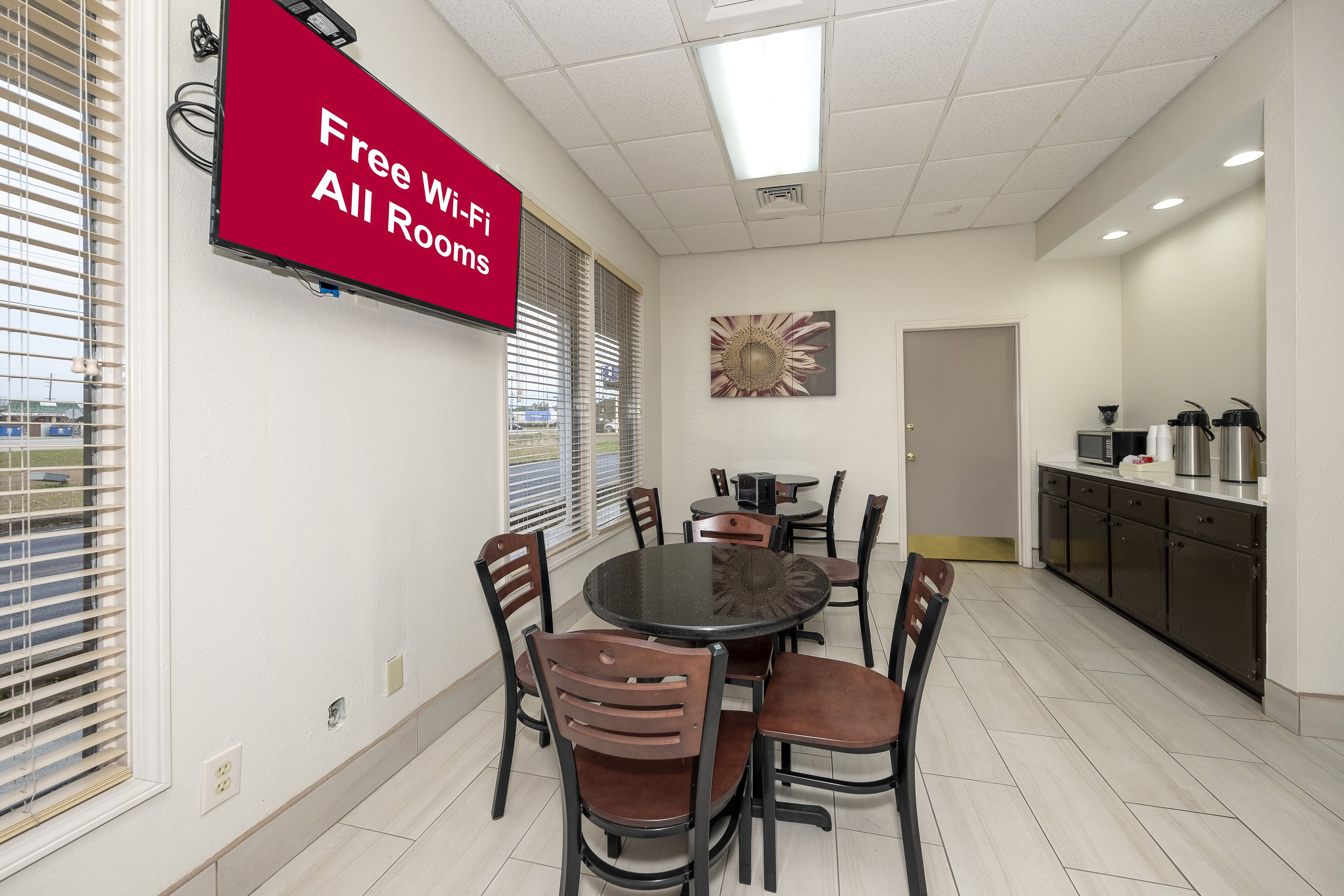 Red Roof Inn Bay Minette 7/10