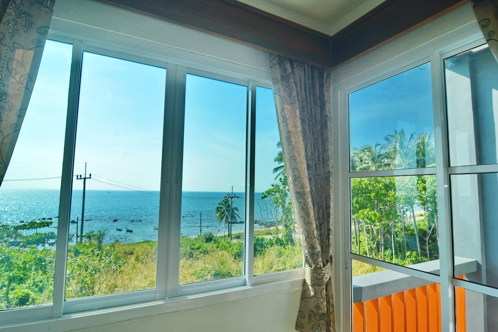 The Sea At Lanta Hotel 25/50