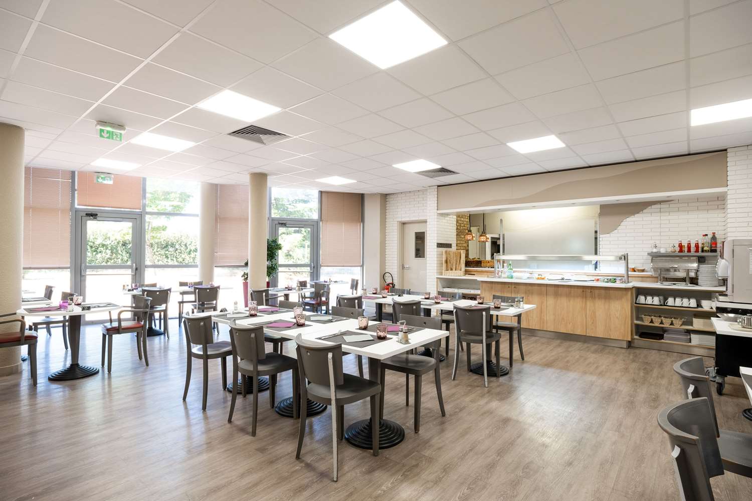 restaurant cafeteria