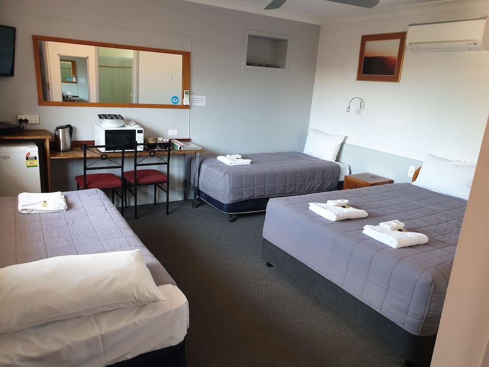 CIVIC MOTEL GRAFTON 23/37