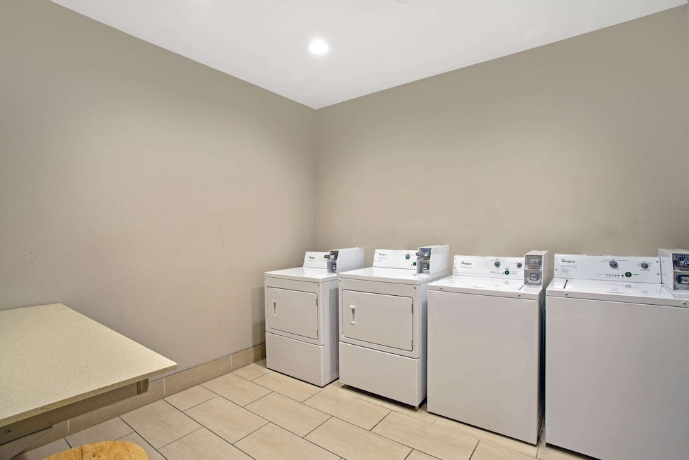 La Quinta Inn Suites By Wyndham York 47/53