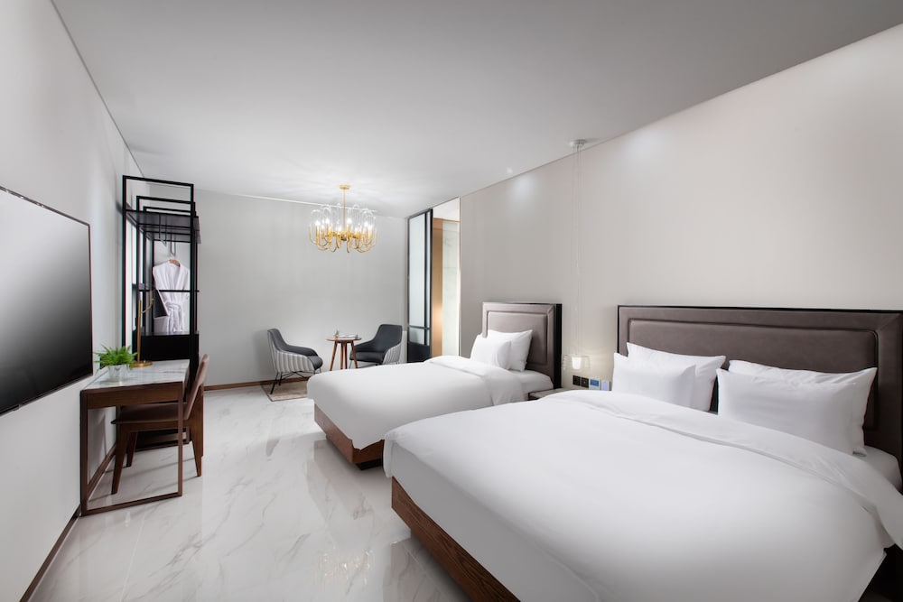 N Bridge Hotel 26/55