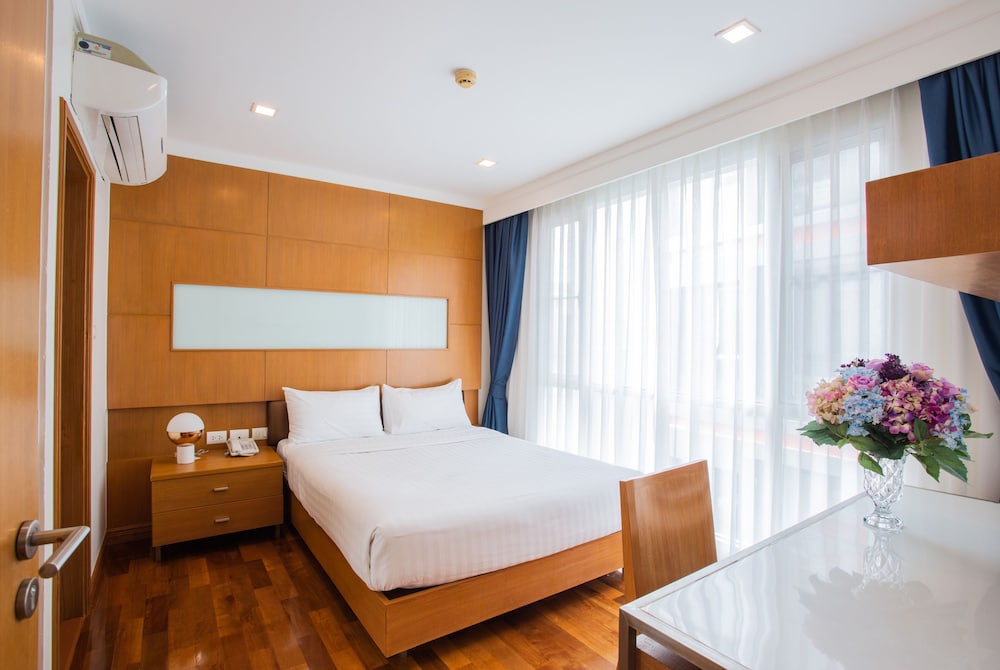 D Varee Montara Thonglor 25 26/70
