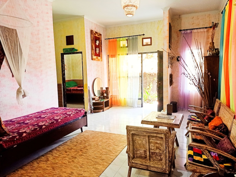 Santhika B&B 12/50