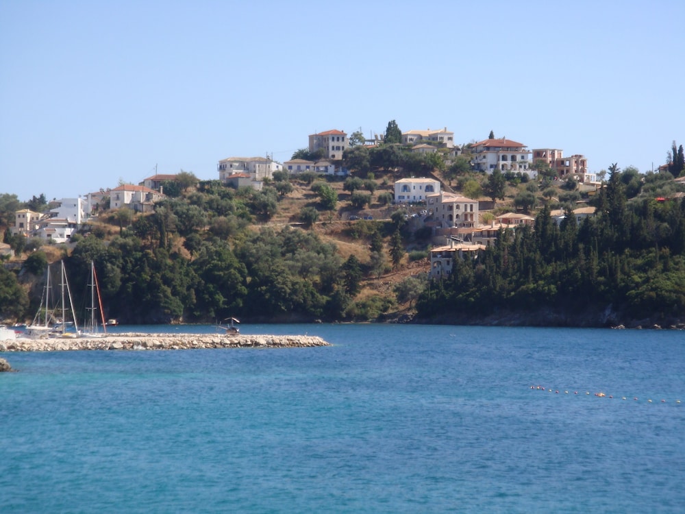 Delphin Rooms Sivota 26/50