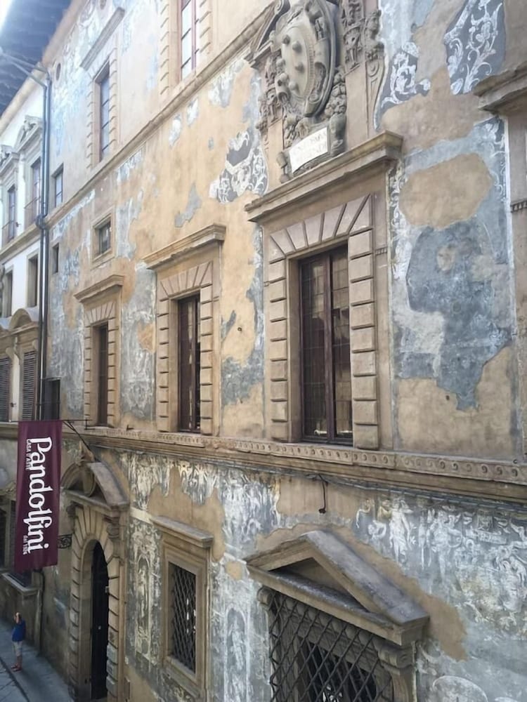 Breathtaking 4BD Apt 5min Walk to Duomo 20/33