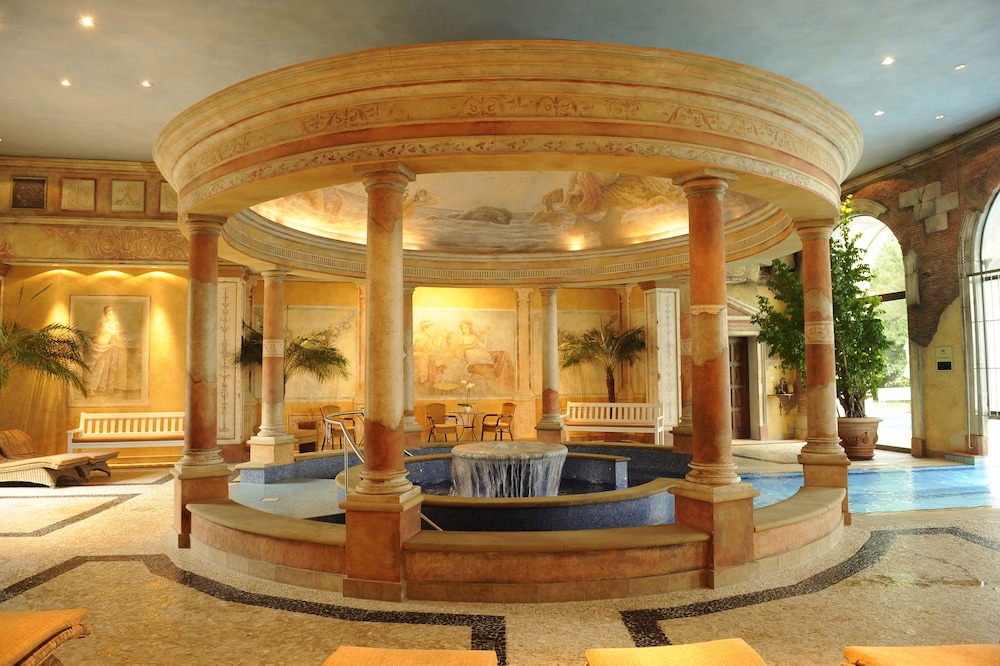 Europa-Park Freizeitpark & Erlebnis-Resort, Hotel Colosseo 8/68