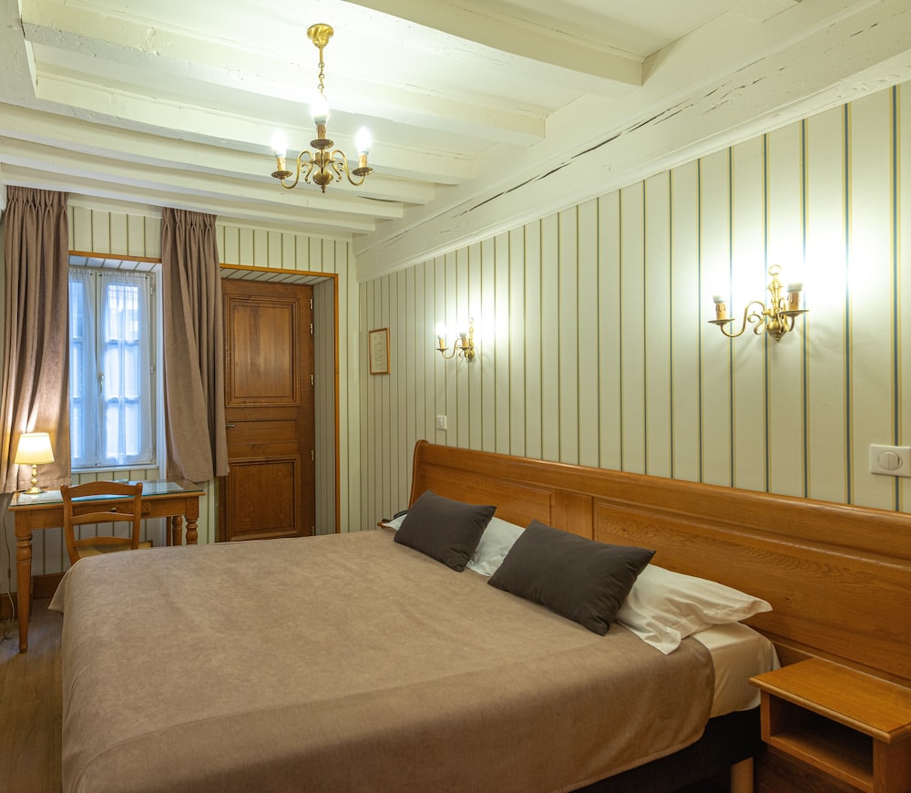 Hotel De La Cloche 7/42