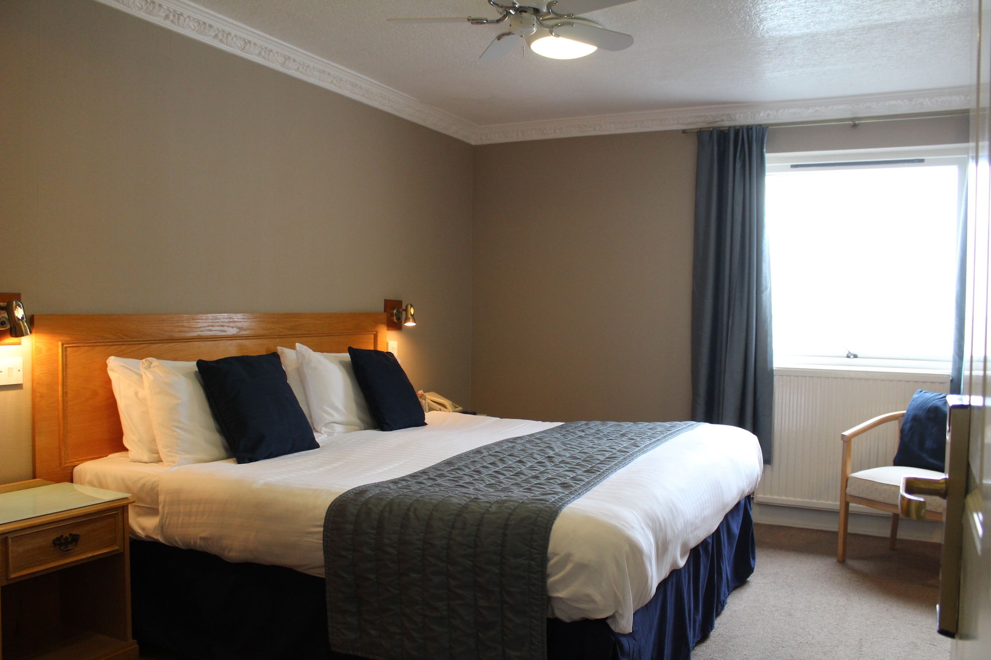 Standard, King Bed, Sea View