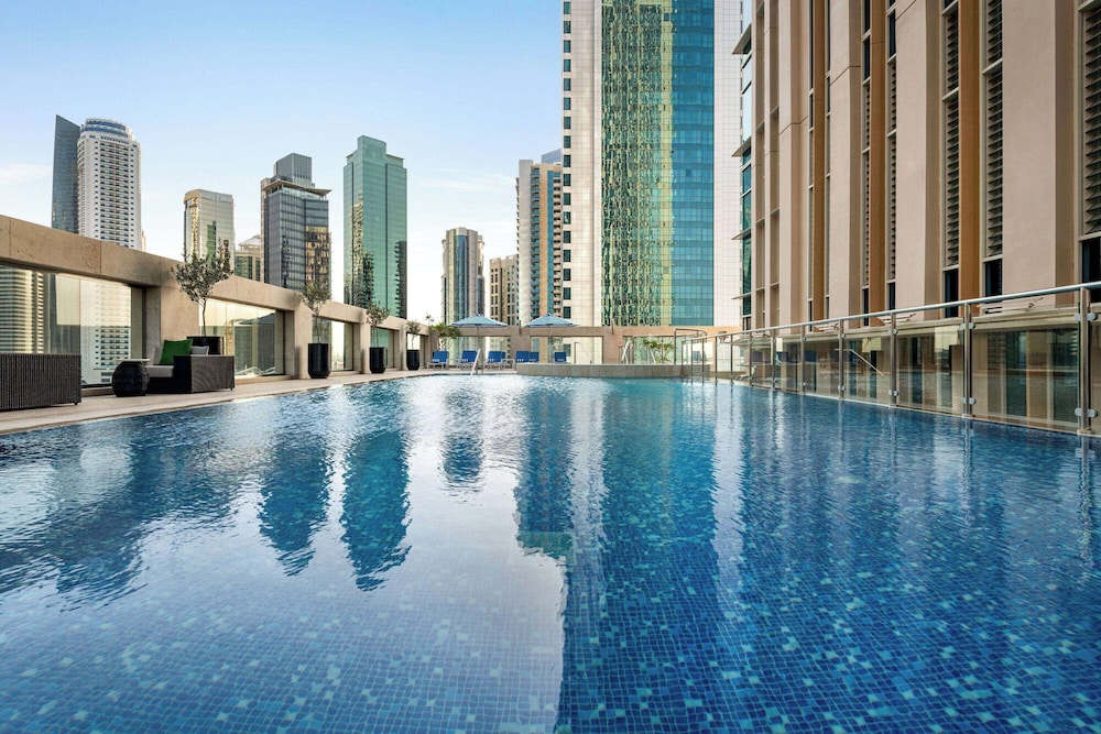 Wyndham Grand Doha West Bay Beach 54/57