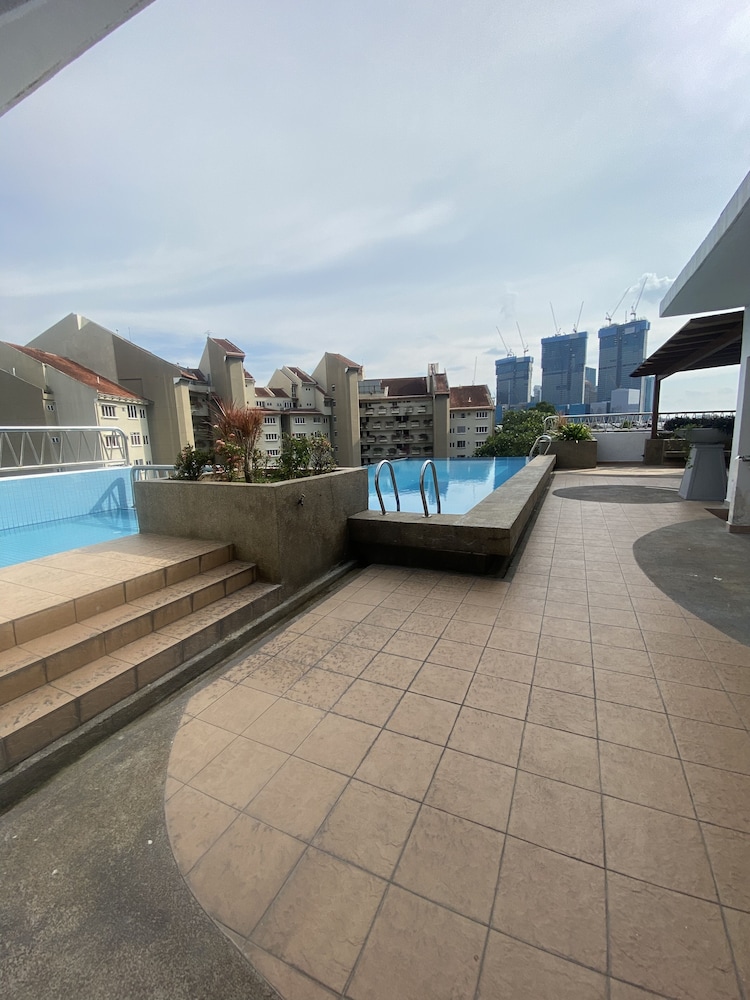 Peninsula Residence All Suite Hotel. 29/36