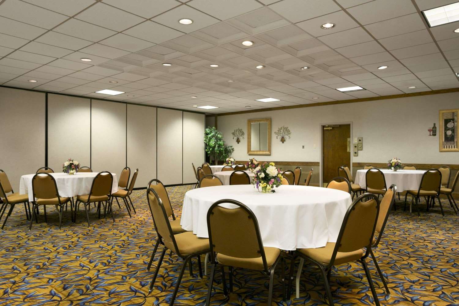 Days Inn by Wyndham Sidney OH 15/21