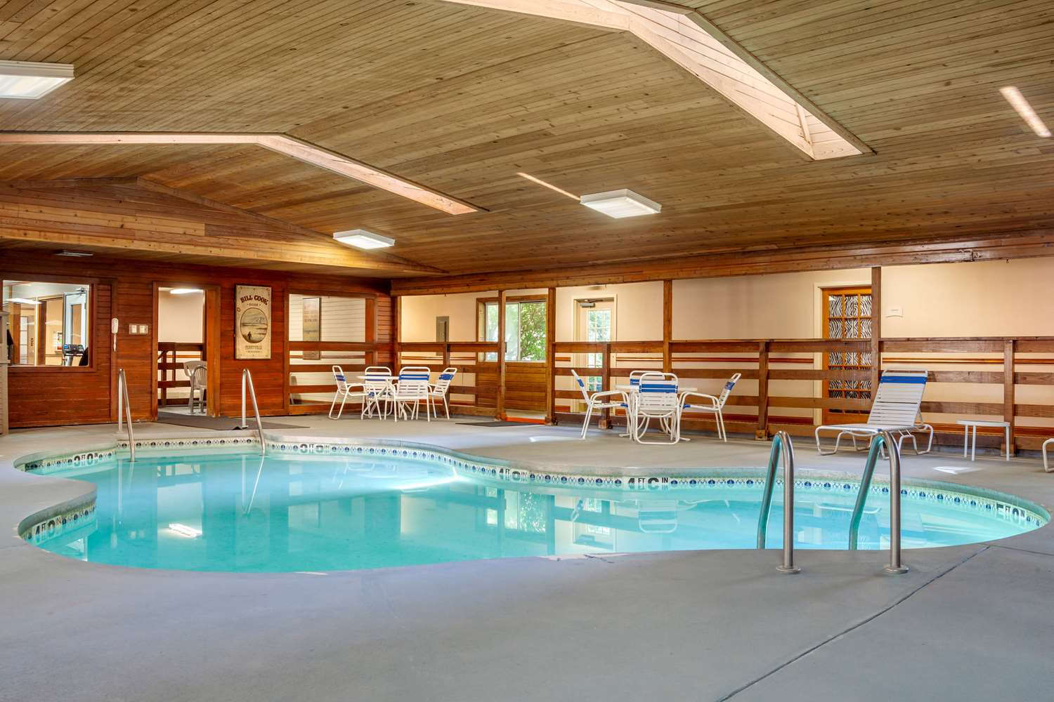 Quality Inn & Suites Prairie Du Chien 16/24