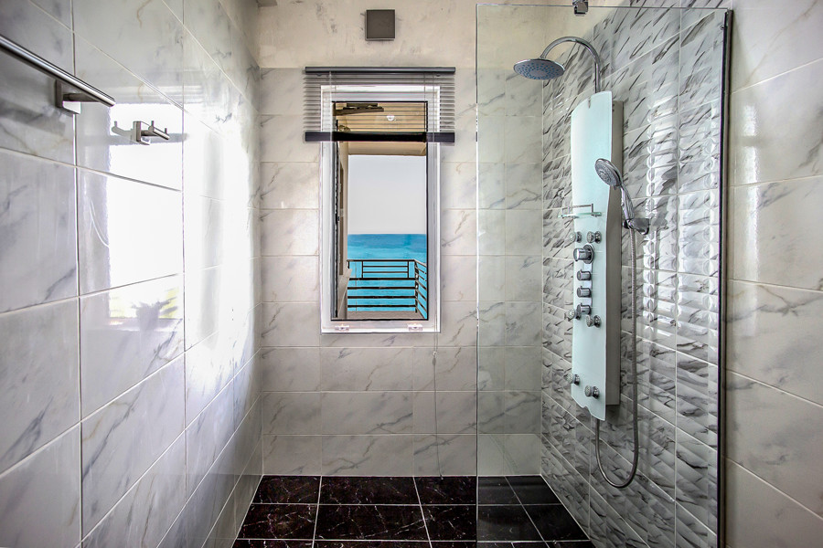 Suite, Hot Tub