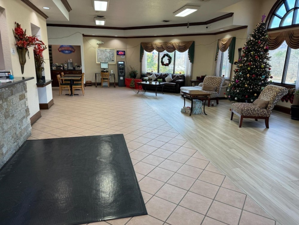 OYO Hotel Harriman near I-40 34/48