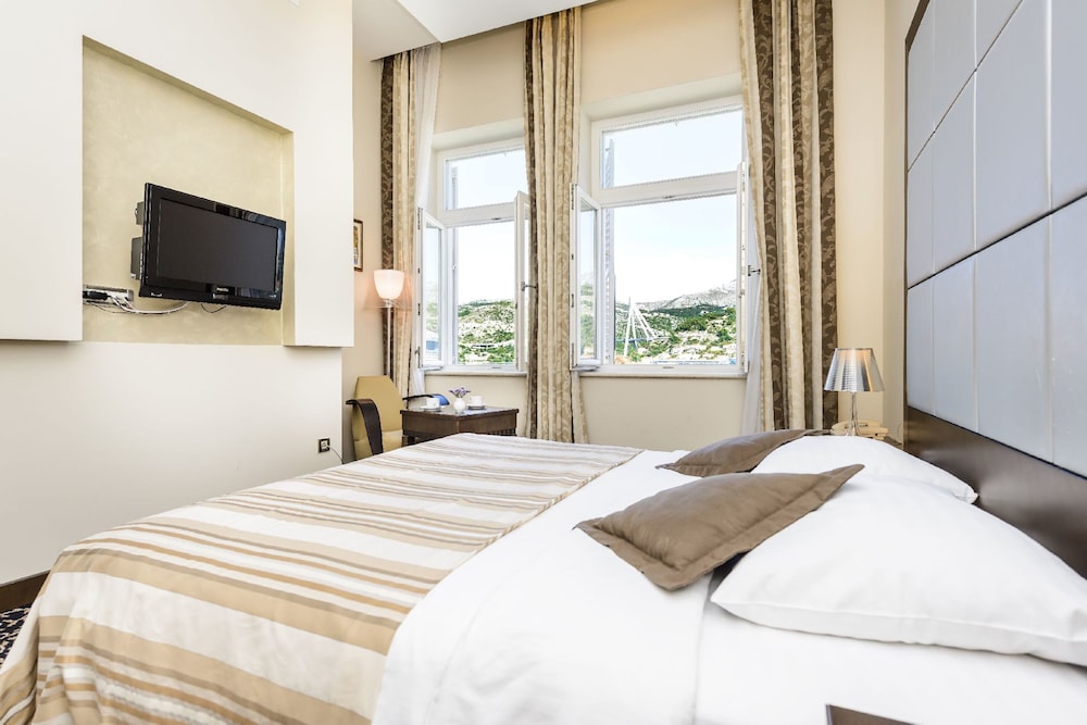 Lapad Hotel 25/50