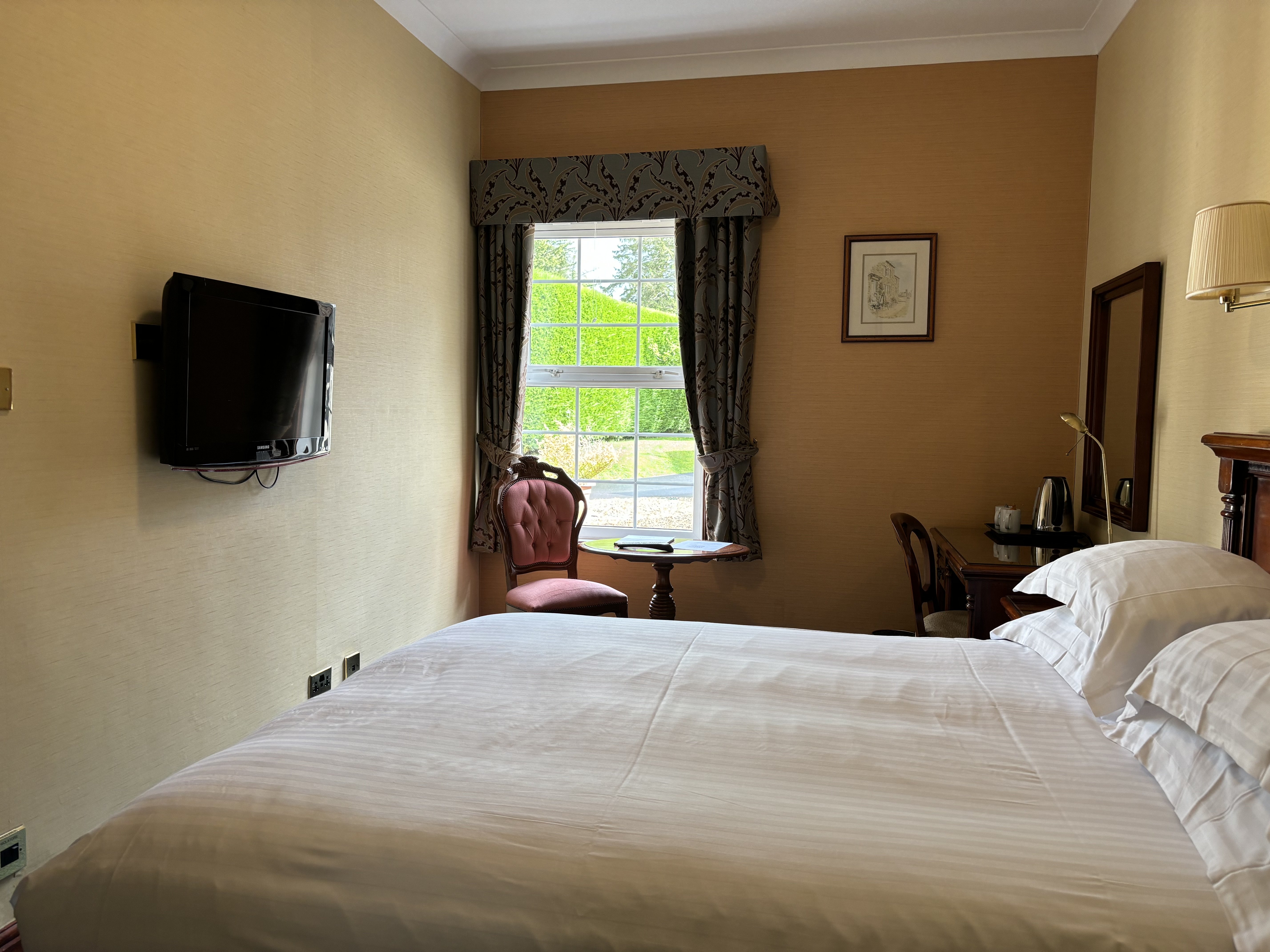 Lake District Castle Inn 12/50