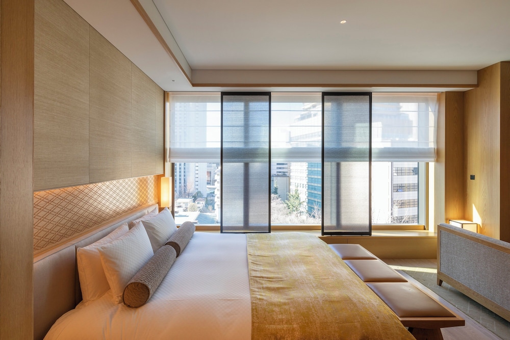 Heritage, Junior Suite, King Bed, Smoking