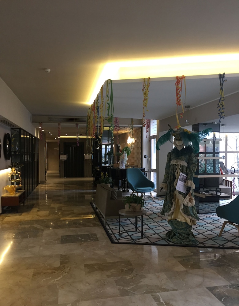 Hotel Lombardia 52/64