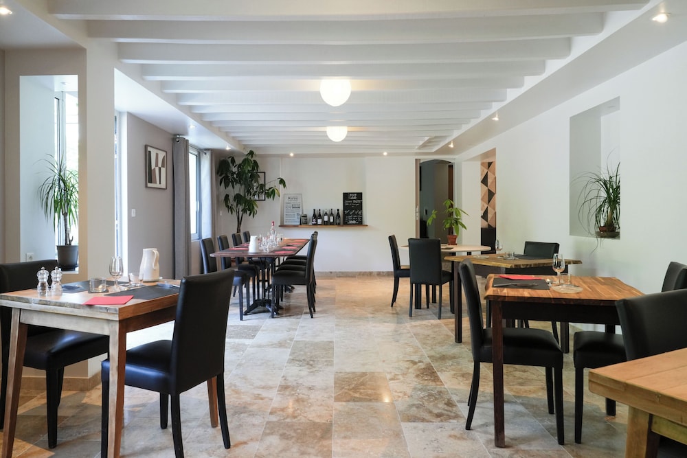 HOSTELLERIE DU CLOS PITE 42/56