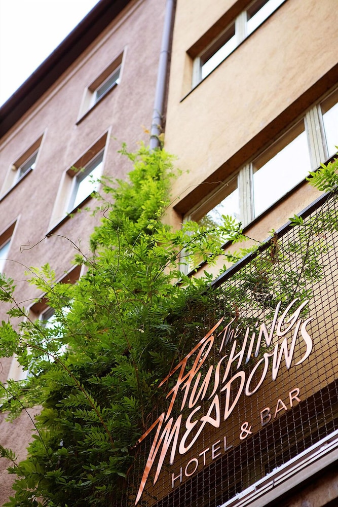 The Flushing Meadows Hotel & Bar 5/50