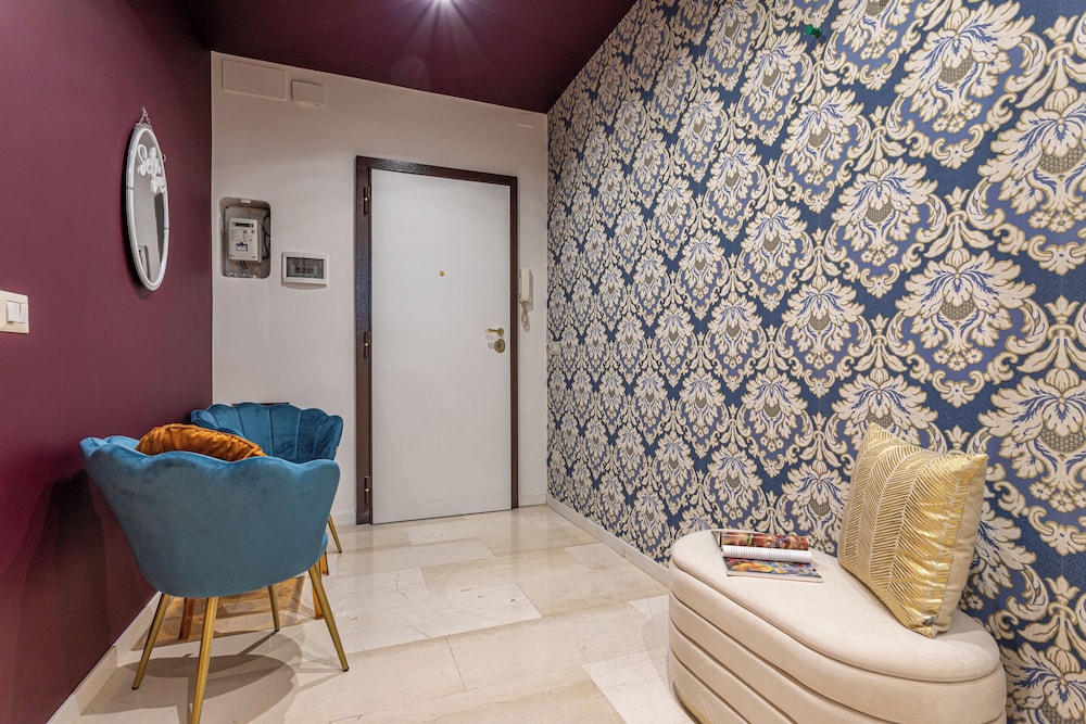 Cozy Flat Near Colosseum 4/48