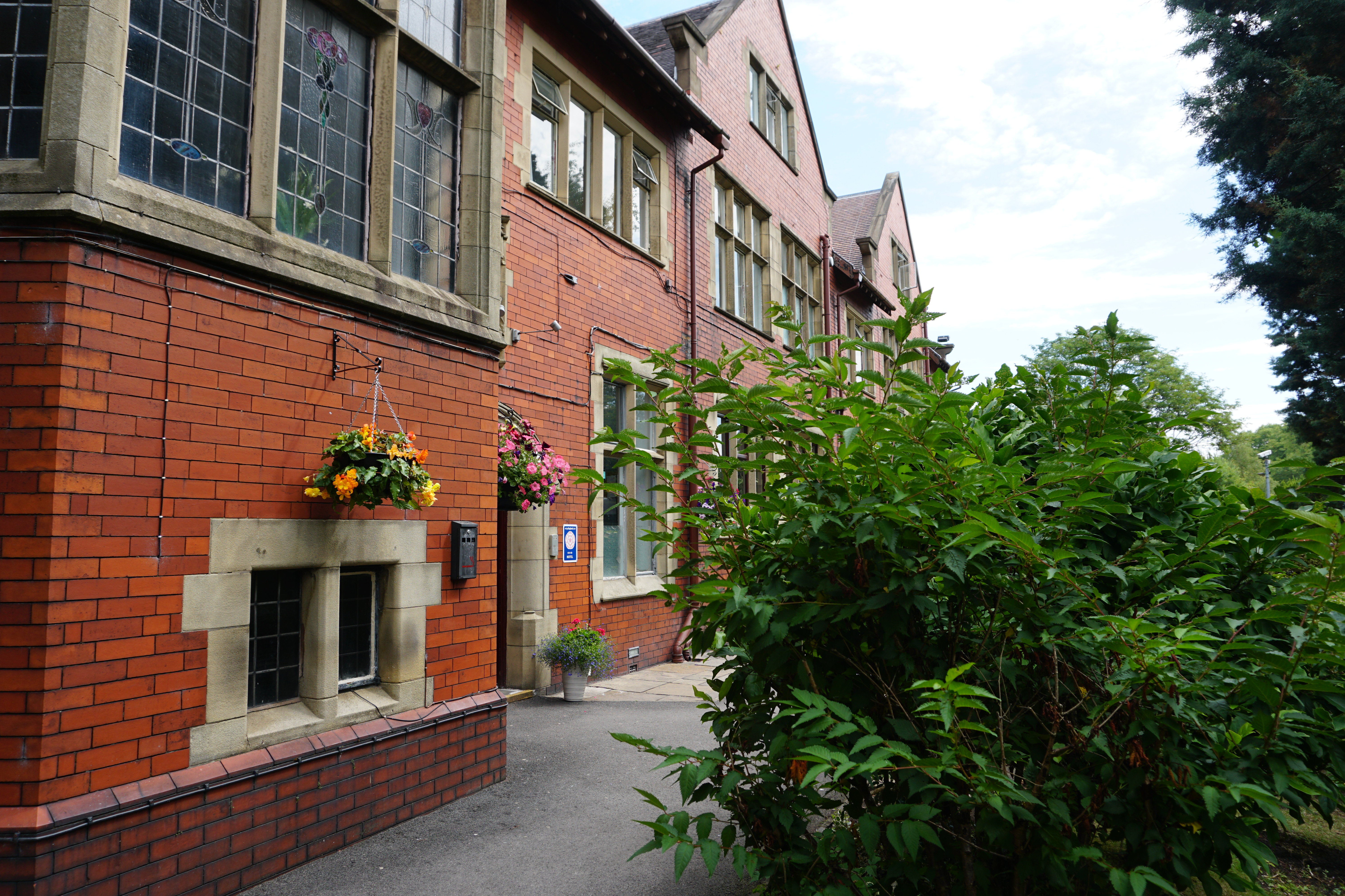 OYO Broadfield Park Hotel 49/49