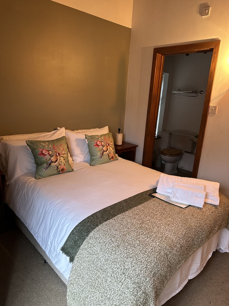 Detached, Double Bed, Private Bathroom