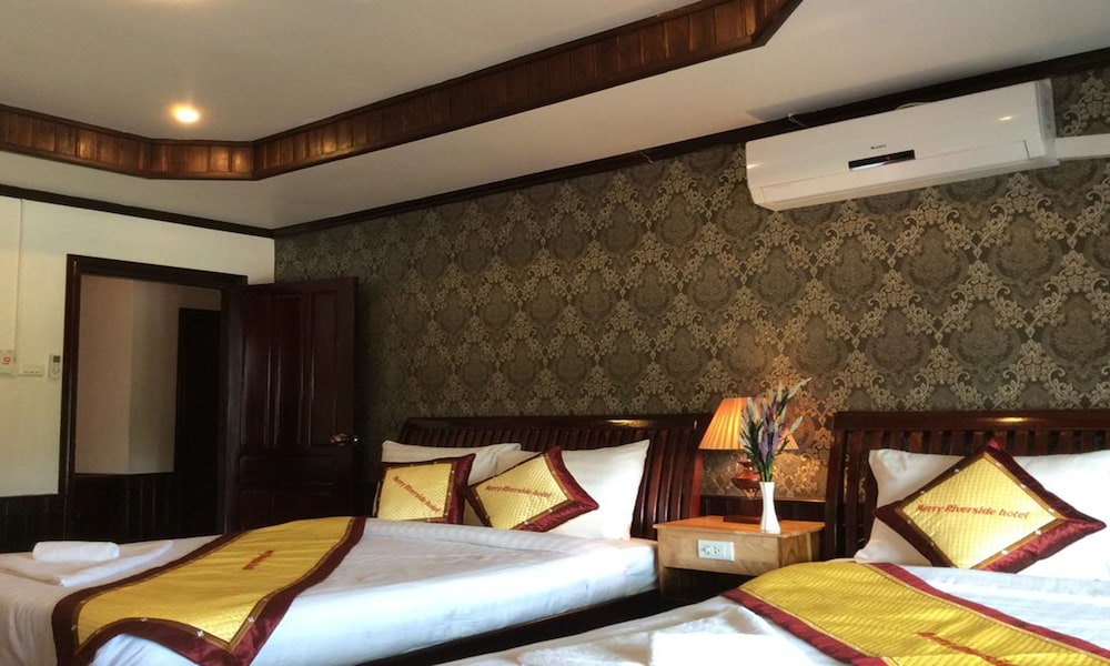 DELUXE, TWIN BEDS