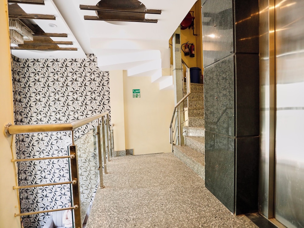 Hotel Gold Star Inn 34/36