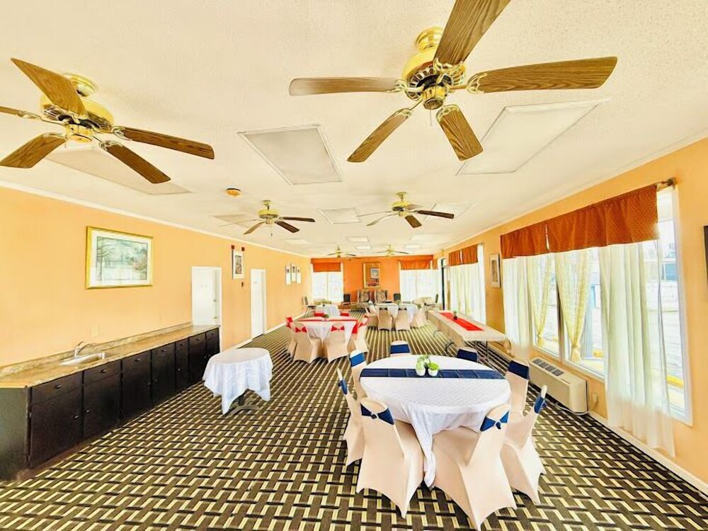 Travelodge by Wyndham Thomasville AL 31/50