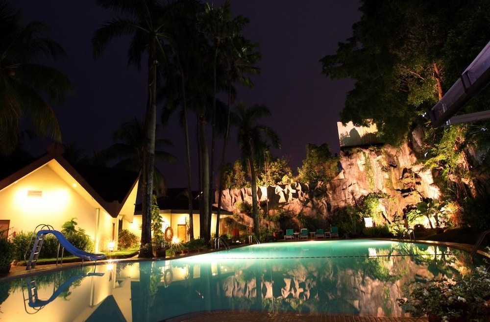 Makassar Golden Hotel 43/46